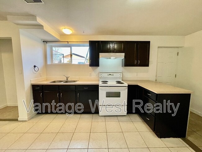 Building Photo - 630-B Belgo Rd