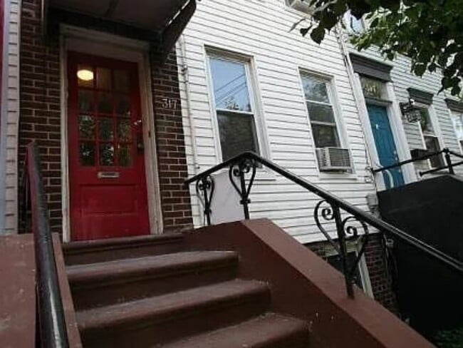 Photo - 317 7th St