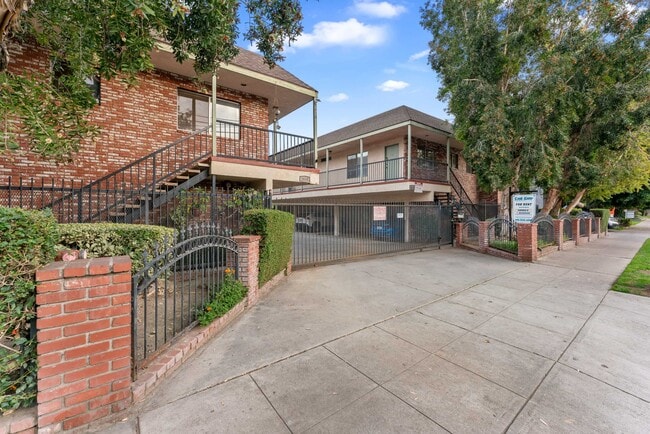 Photo - 1616 Grismer