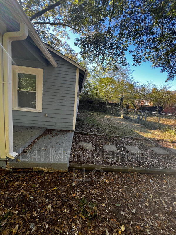 Photo - 1334 W Poplar St