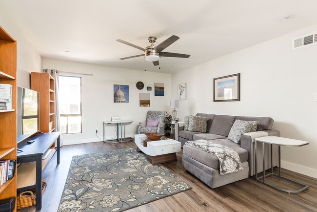Building Photo - 4950 N Miller Rd Unit ID1247220P Rental