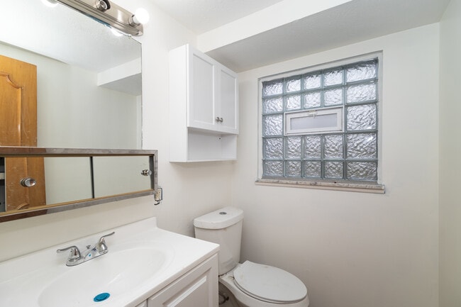 Photo - 18716 Restor Ave