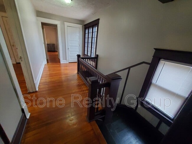 Photo - 704 1/2 S Center St