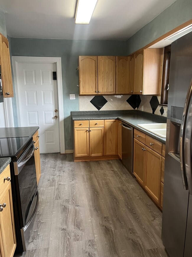 Photo - 3715 Warren Ave