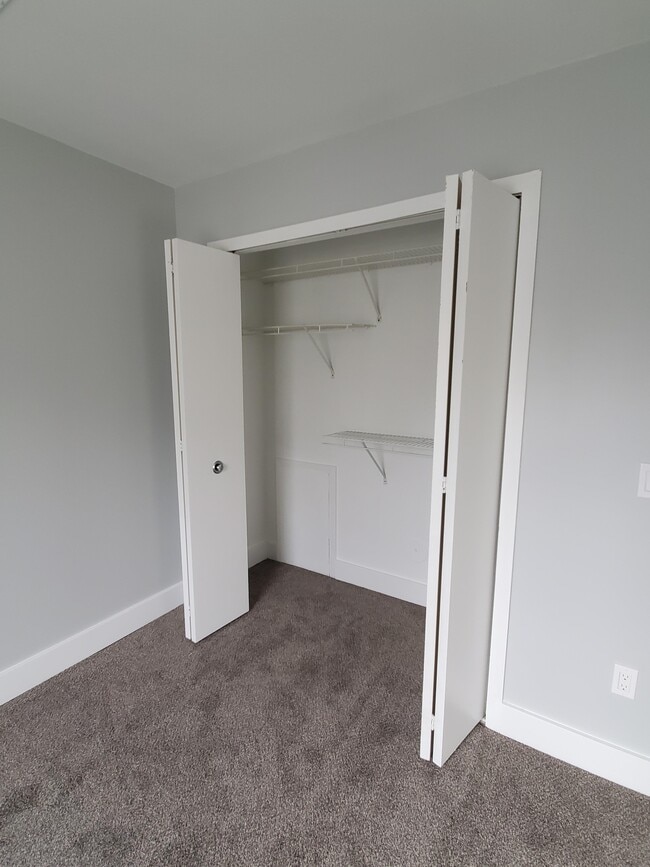 Woodlake Hills Apartments Pontiac, MI