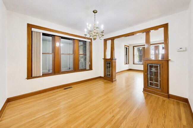 Photo - 3427 S Emerald Ave