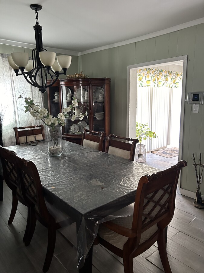 Open dining room - 643 Stevenson St House Unit Ronco