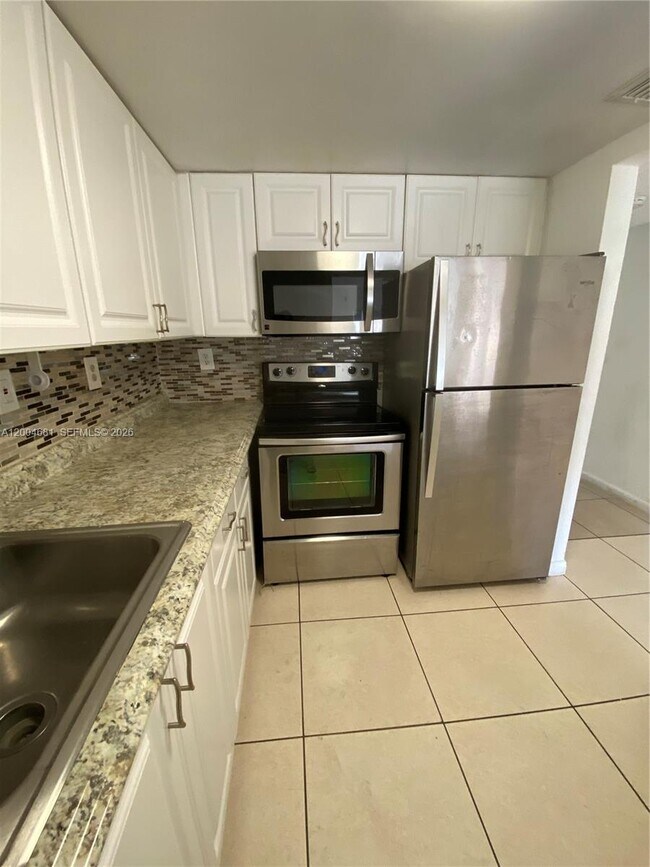 Photo - 17600 NW 68th Ave Unit B2009