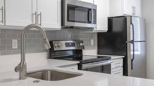 Photo - Lakeview at Palm Harbor