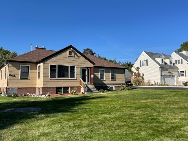 Photo - 2614 Highwood Dr