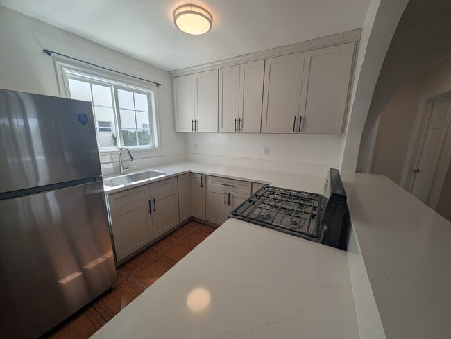 Building Photo - 12310 Washington Pl Unit A