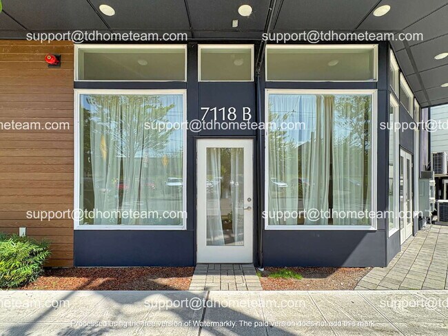 "Charming 3-Bed Townhouse Retreat on Beacon Ave with Spacious 1398 sq ft Layout!"