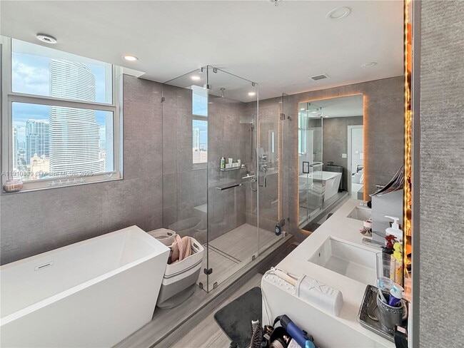 Photo - 31 SE 5th St