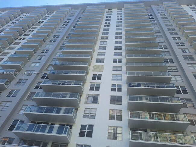 Photo - 230 174th St Unit 417