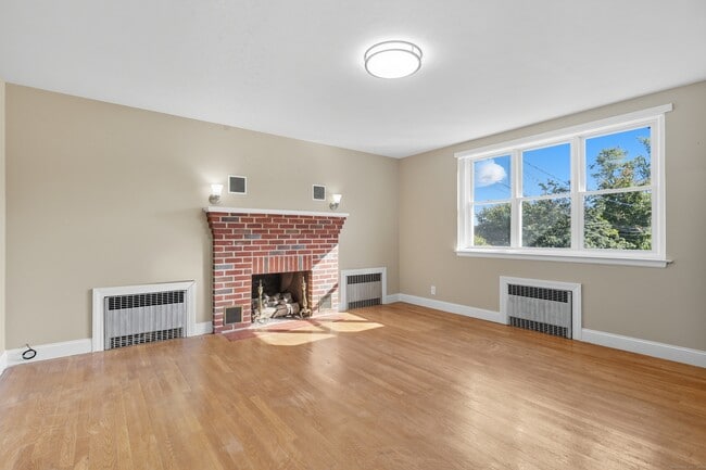 Photo - 142 Wolcott St Unit 1