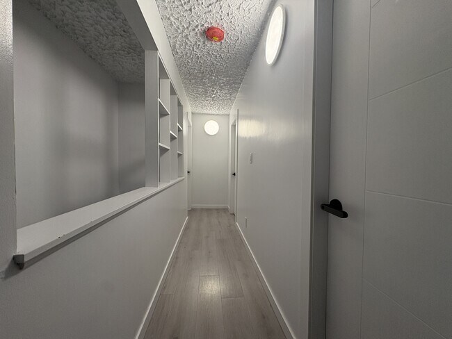 Photo - 4876 Earles St