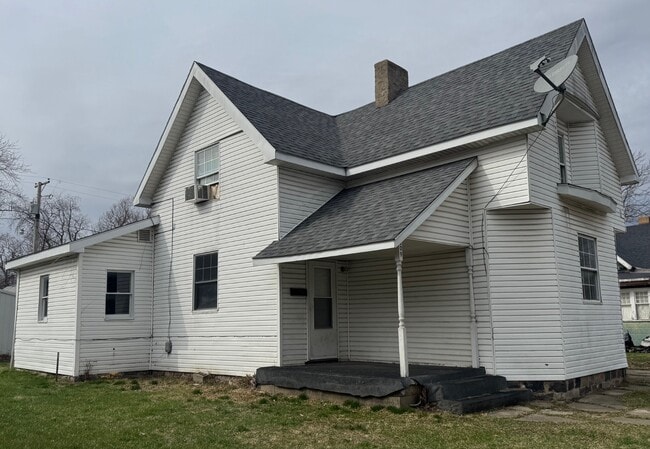 Building Photo - 209 N G St