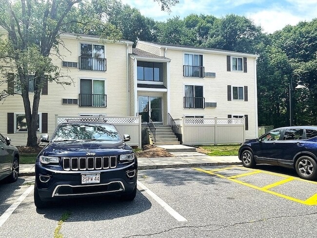 Building Photo - 9 Village Hill Ln Unit 16
