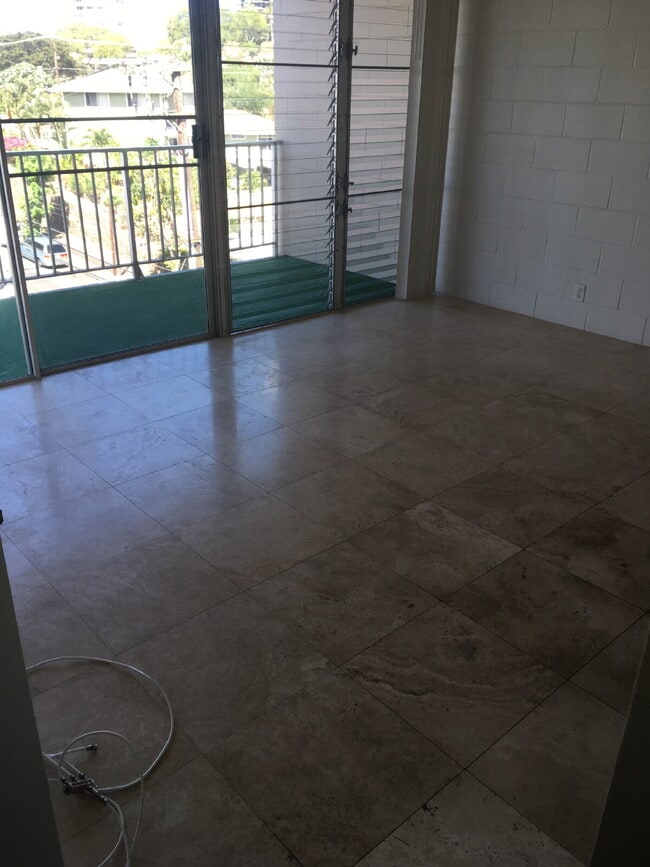 Photo - Clean/Renovated 1Bdrm in town. Unit 701