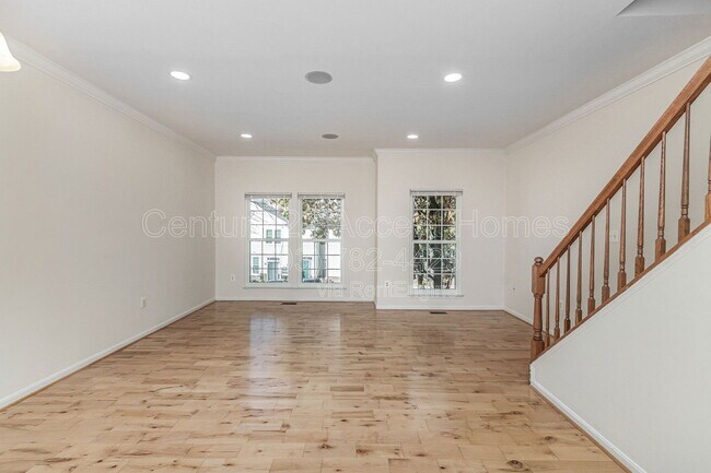 Photo - 4035 Cressida Pl