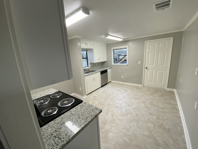 Photo - 203 S Fig St