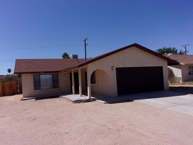 Building Photo - Welcome to this 2 bedroom 1 bath home!