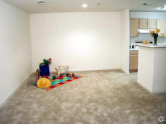 Dining Room - Legends at Virginia Center