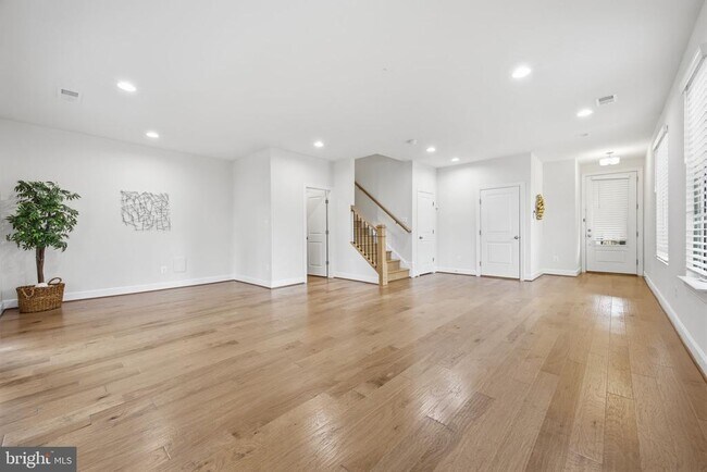 Photo - 42313 Impervious Terrace