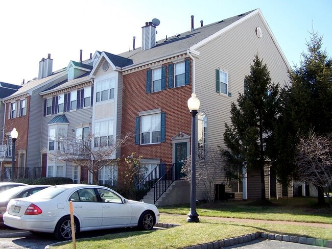 Building Photo - 12 Juniper St