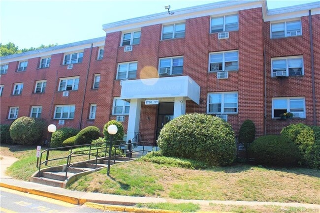 Building Photo - 1730 State St Unit 312
