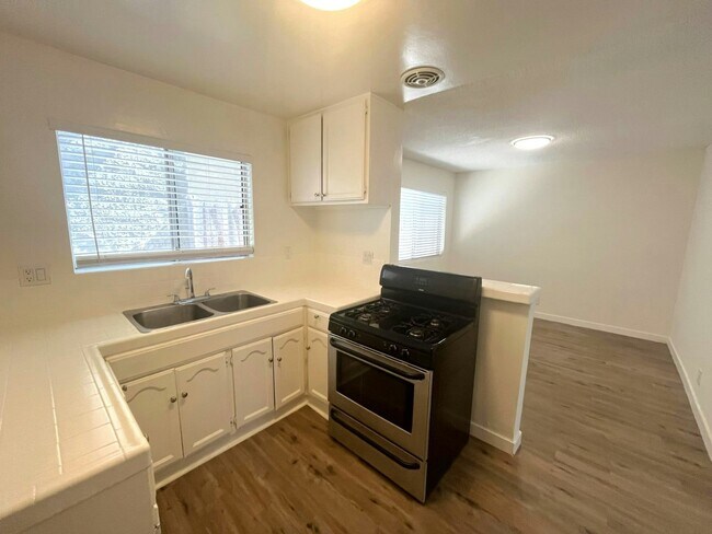 Building Photo - 1123 Ohio Ave Unit 3