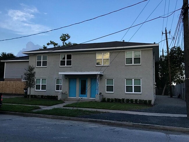 Photo - 5005 Tierwester st