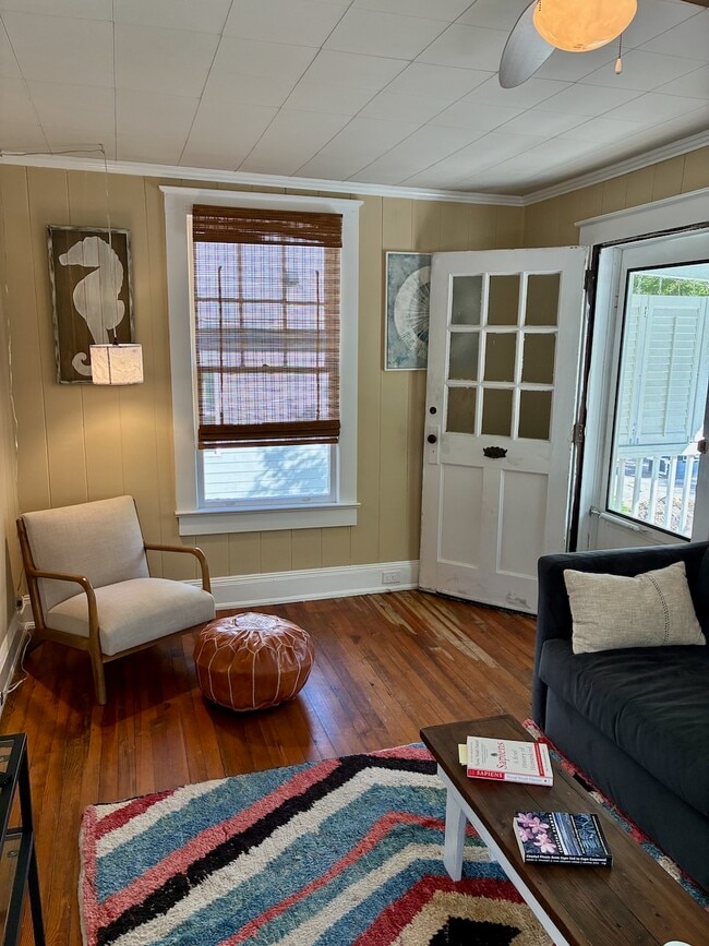 Vista de la sala de estar2 - 3920 Wrightsville Ave Unidad 3920 A