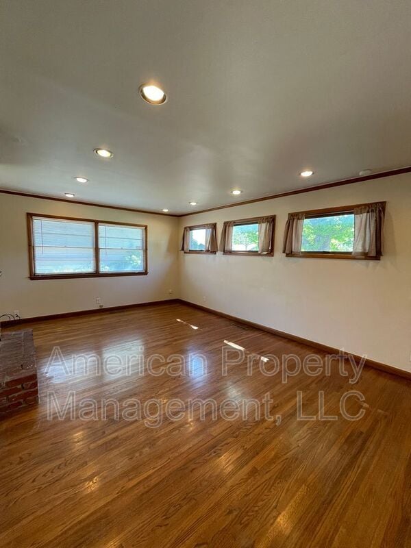 Photo - 5147 S Toledo Ave