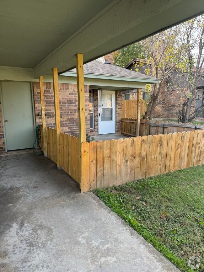 Building Photo - Burleson TWO bedroom/ TWO Bath Rental