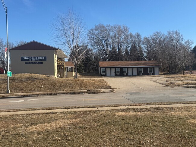 Exterior - 403 S Robinson Ave Unit The Residence