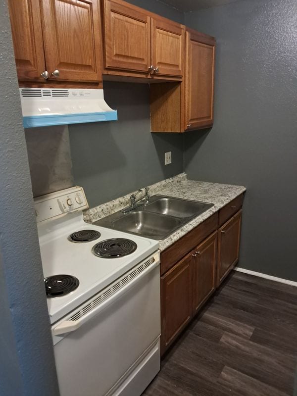 Photo - 1425 N Yosemite St