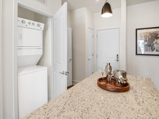 Fieldside Grande Apartments & Townhomes