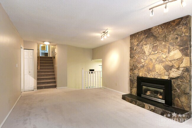 Photo - 3 Bed, 3 Bath Home for Rent in South Surrey! Unit House