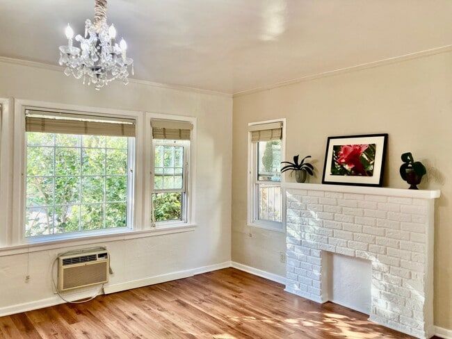 Photo - 430 S Oakhurst Dr