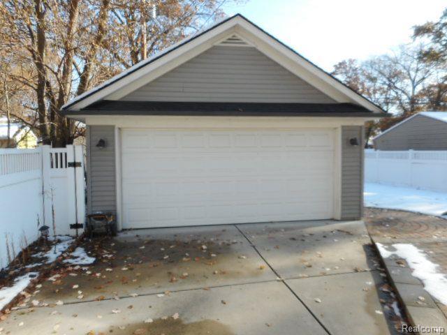 Photo - 1413 Wyandotte Ave