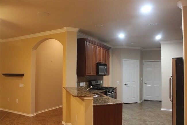 Photo - 111 W Kentwick Pl