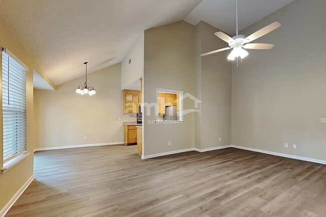 Photo - 103 Scottswood Dr
