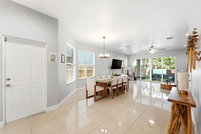Photo - 1141 NE 3rd Ave