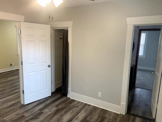 Photo - 411 Voorhis St