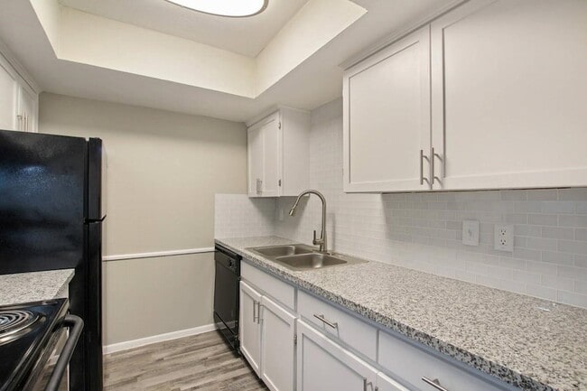 Photo - 1212 Hampshire Ln Unit 237-1