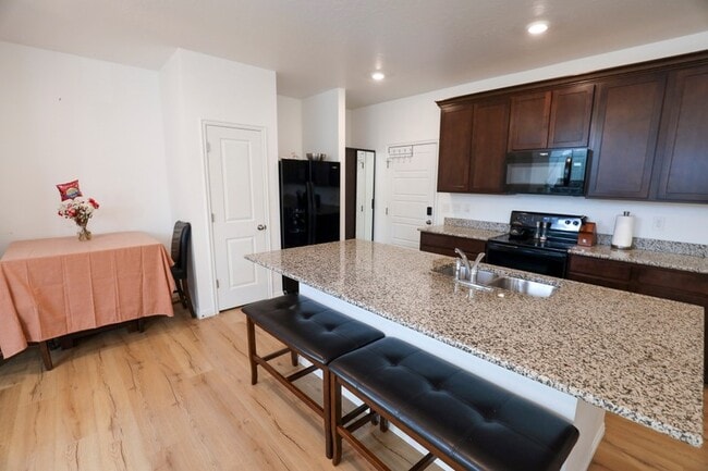 Photo - 249 S Meadowbrook Ct