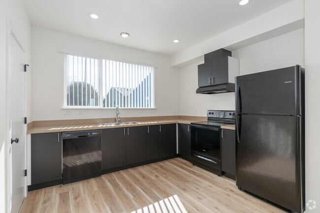3BR, 3.5BA - 1,521SF - Primary Kitchen - Vancouver Townhouses