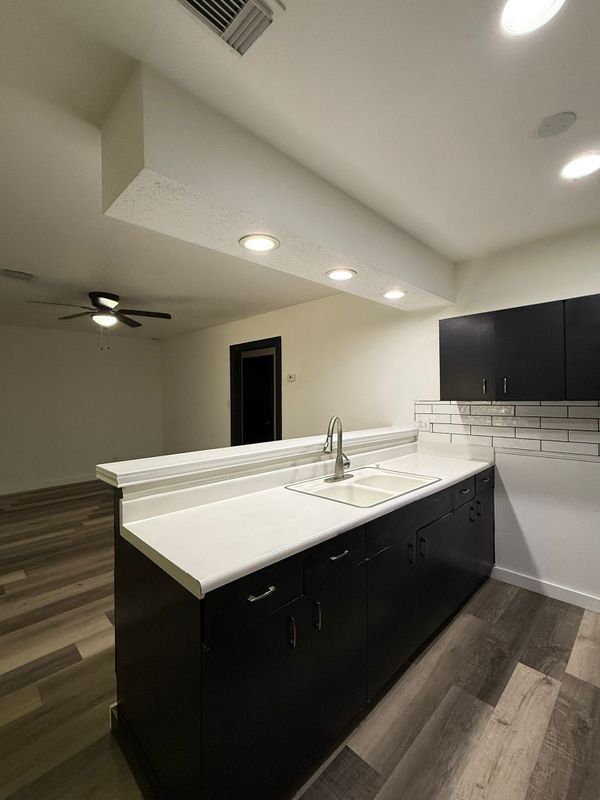 Photo - 217 Avenue E