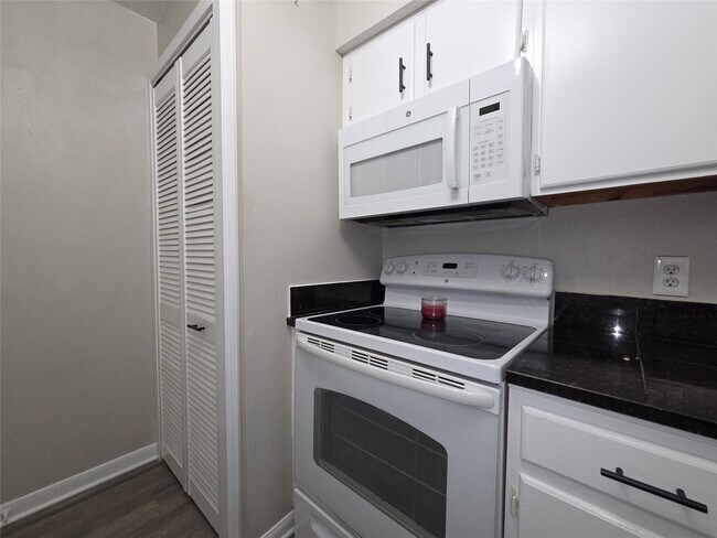 Photo - 801 River Rd Unit 114F